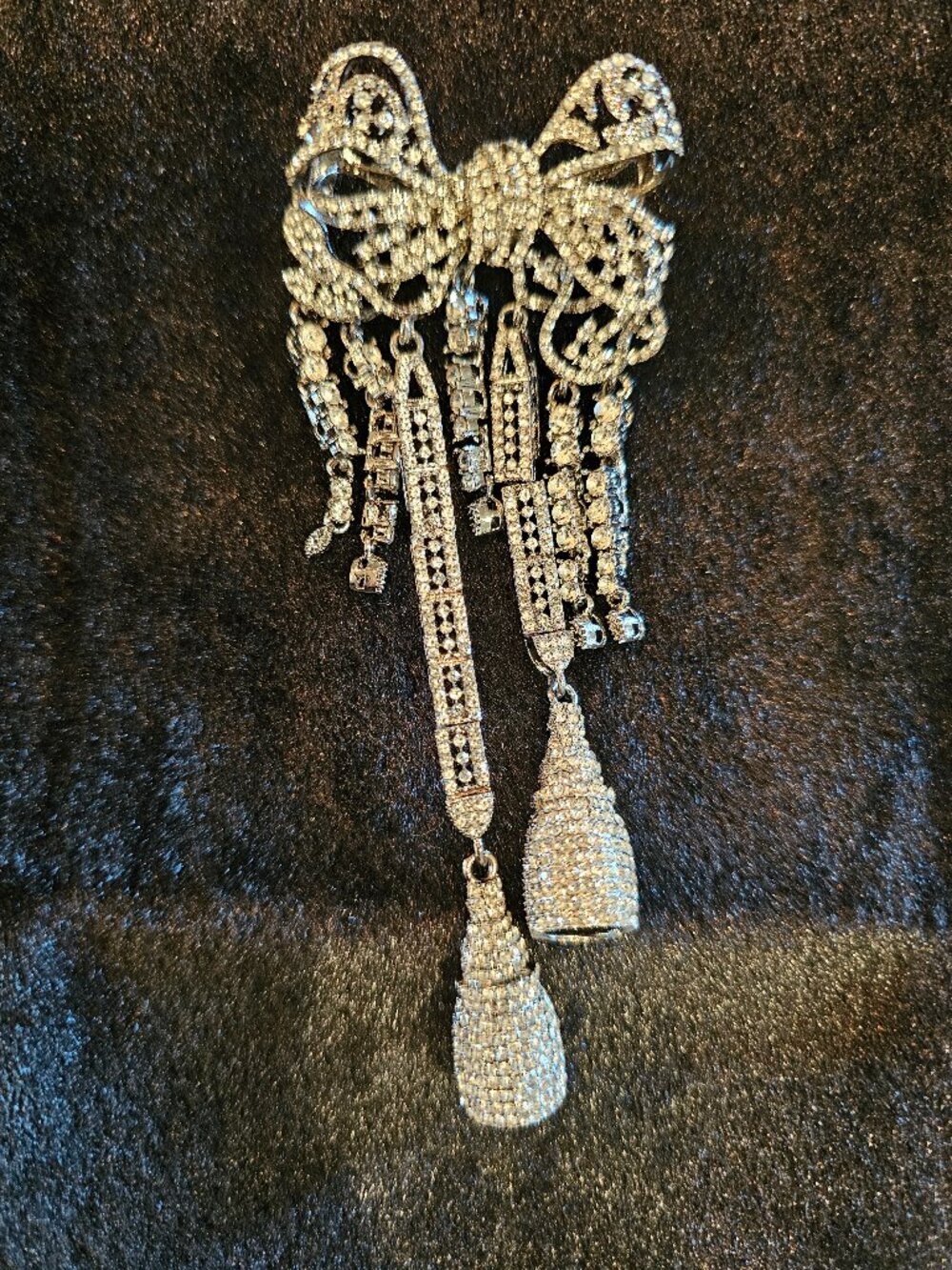 Vintage Style Black Tone Sparkly Bow Tassel Brooch Statement Jewelry